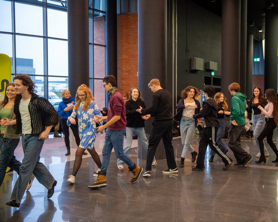 EC1 Łódź - belgijkę tańczą licealiści z II LO, III LO i XI LO