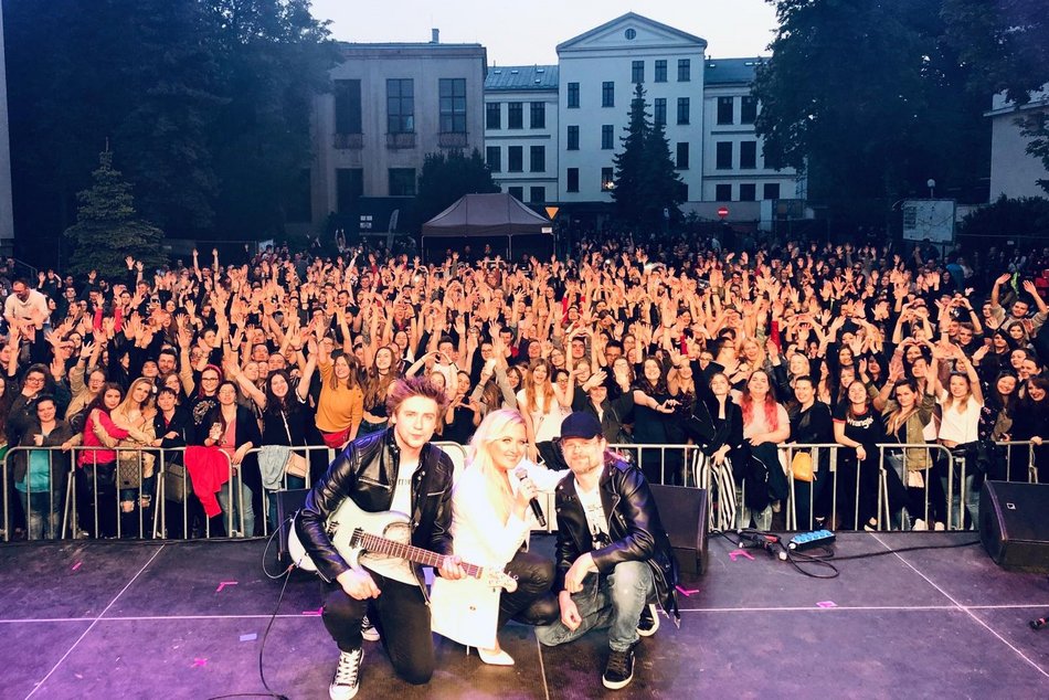 Gosia Andrzejewicz koncert w Łodzi na placu Wolności