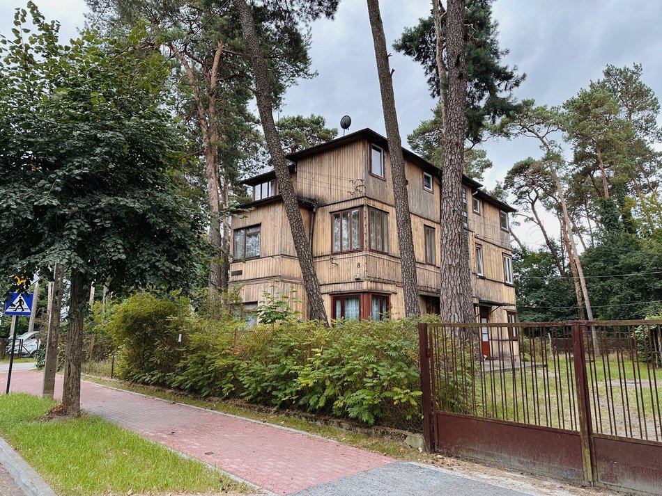 Kolumna-Las, Łask, zabytkowe wille, architektura drewniana