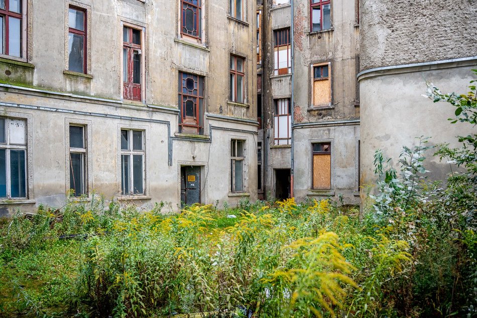 Ruina przy Gdańskiej w Łodzi do remontu! Narożna kamienica zyska nowe życie