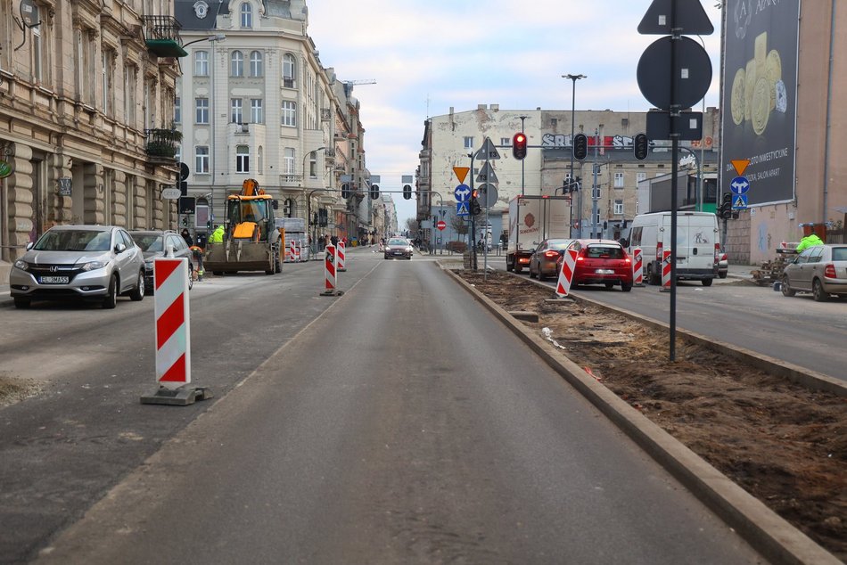 Remont Struga dobiega końca. Jest już asfalt, kiedy skończą chodniki?