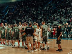 Mecz Gortat Team vs NATO w Łodzi. Czołgi, płomienie i masa sportowych emocji!