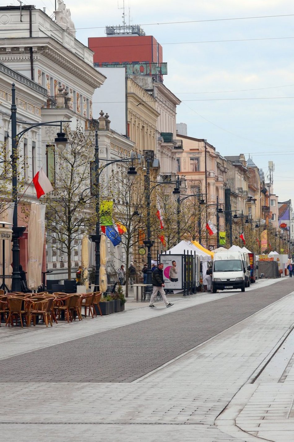 Dzień Flagi w Łodzi. Tłumy mieszkańców na Piotrkowskiej [ZDJĘCIA]