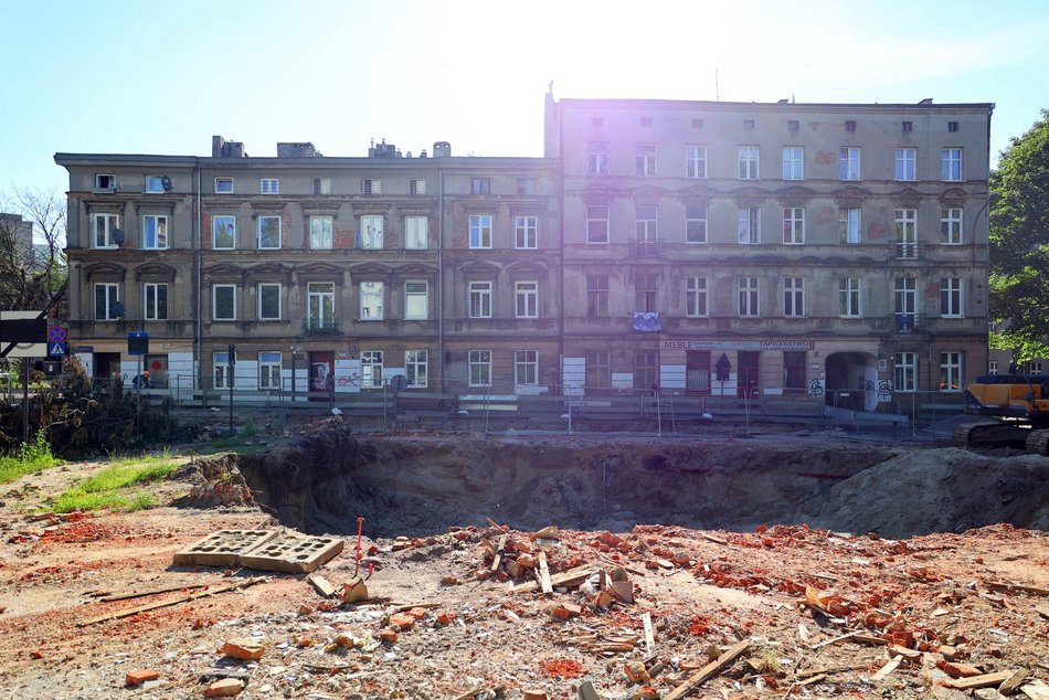 Remont Franciszkańskiej w Łodzi. Kamienica wyburzona