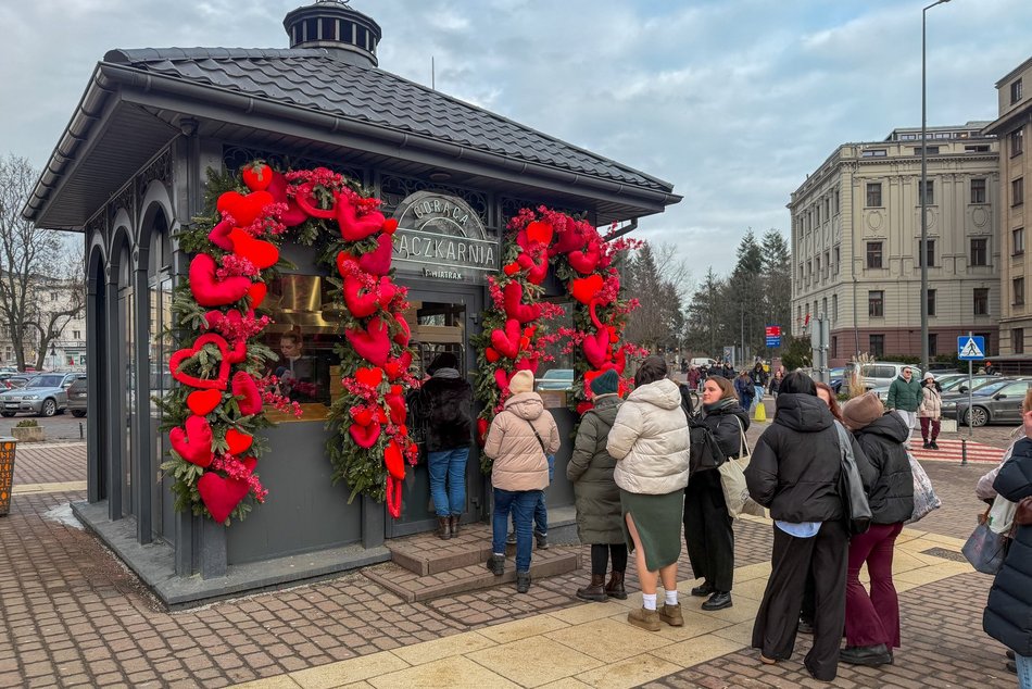 Łódź. Kolejka po pączki