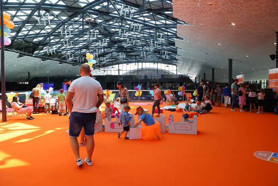 Łódź. Wystawa Makiet Kolejowych na dworcu Łódź Fabryczna. Święto miłośników pociągów