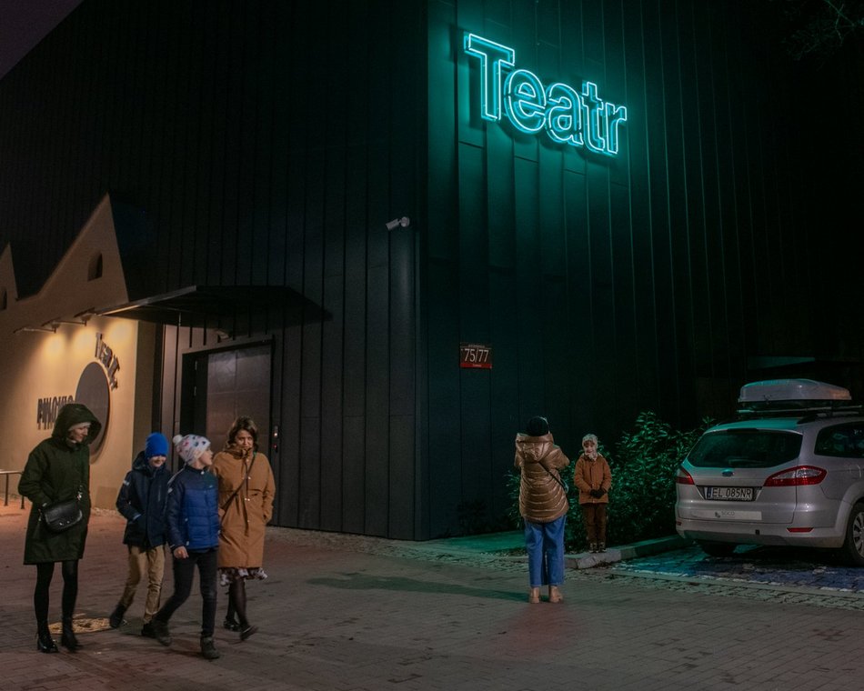 Nowy neon na Teatrze Pinokio