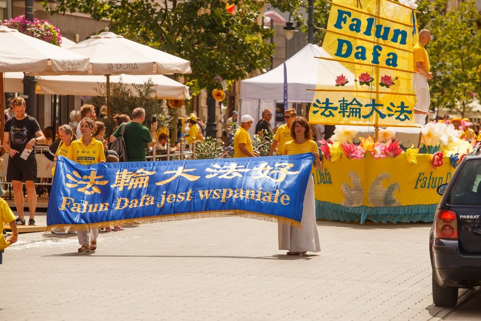 Chińska parada Falun Dafa na ul. Piotrkowskiej