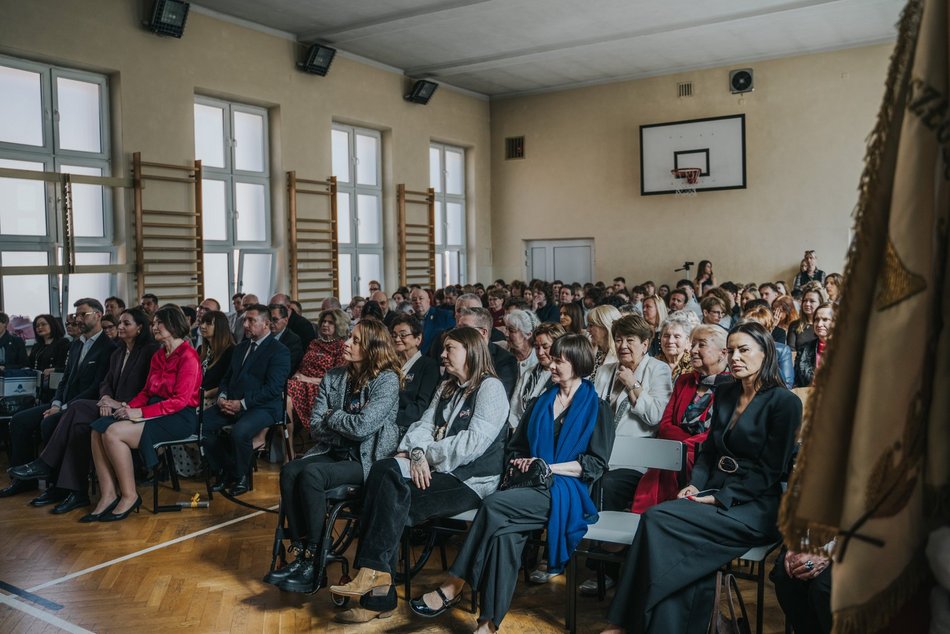 Łódź. Urodziny XXI Liceum Ogólnokształcącego w Łodzi. Huczne obchody z okazji 80-lecia