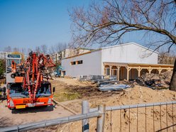 Łódź. Nowa hala sportowa przy Szkole Podstawowej nr 67 w Łodzi pnie się w górę. Kiedy otwarcie?