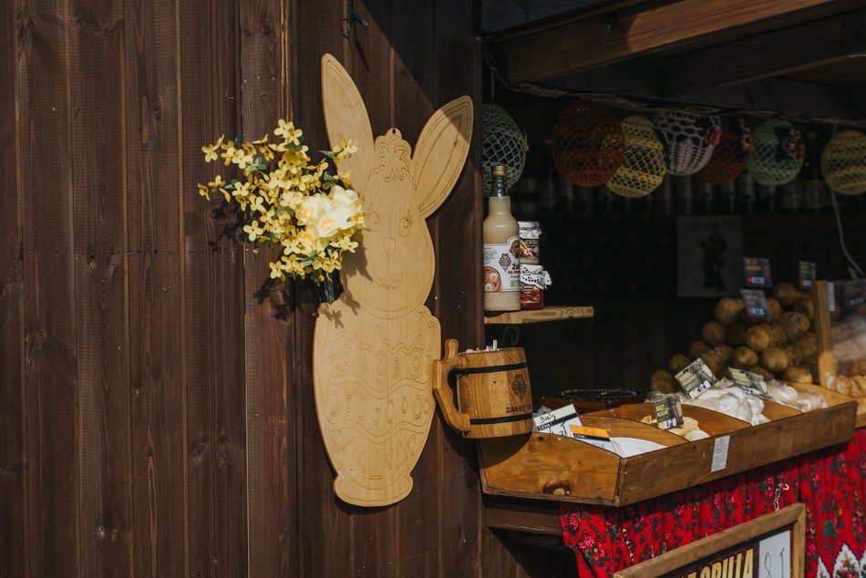 Łódź. Jarmark Wielkanocny w Manufakturze. Regionalne przysmaki, świąteczne ozdoby i więcej