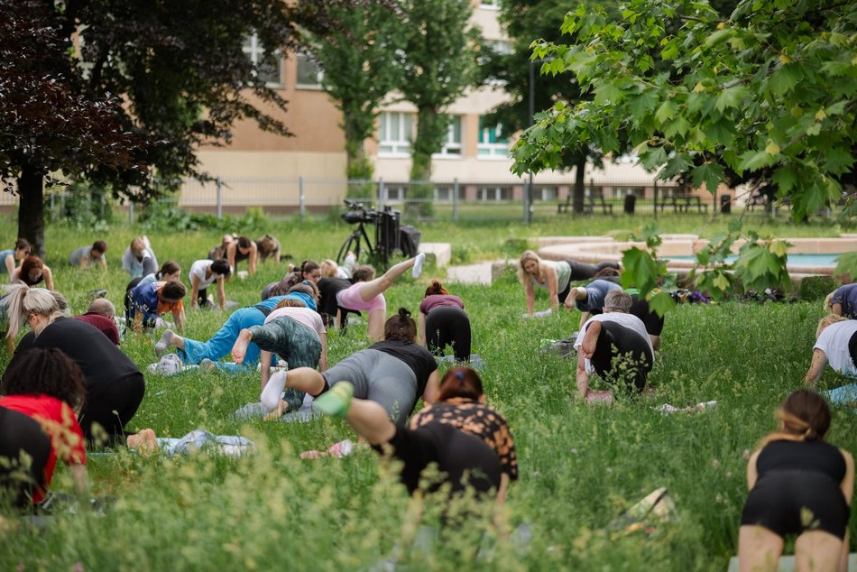 Łódź. Joga w Parku Podolskim w Łodzi. Dobra energia na rozpoczęcie weekendu!