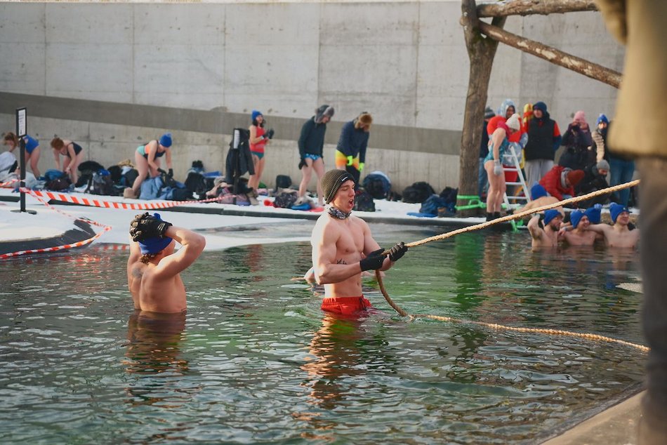 Łódź. Miłośnicy zimnych kąpieli w Orientarium Zoo Łódź