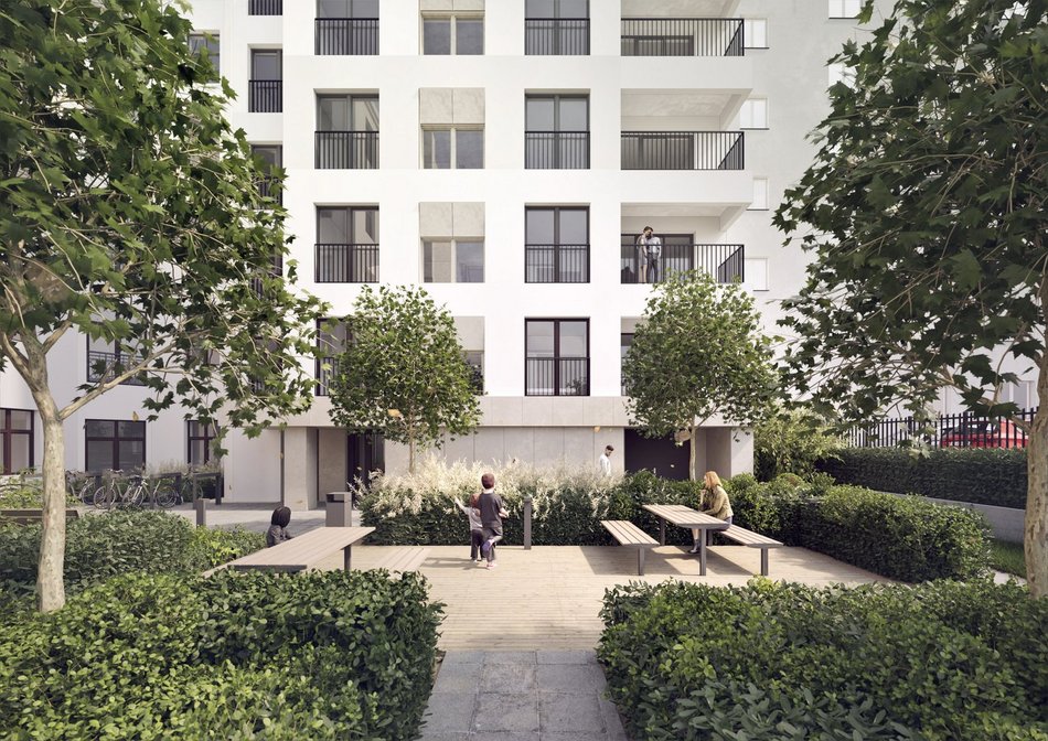 Łódź. Odbudowa zawalonej kamienicy przy Rewolucji w Łodzi. Widać już nowe ściany i piętra