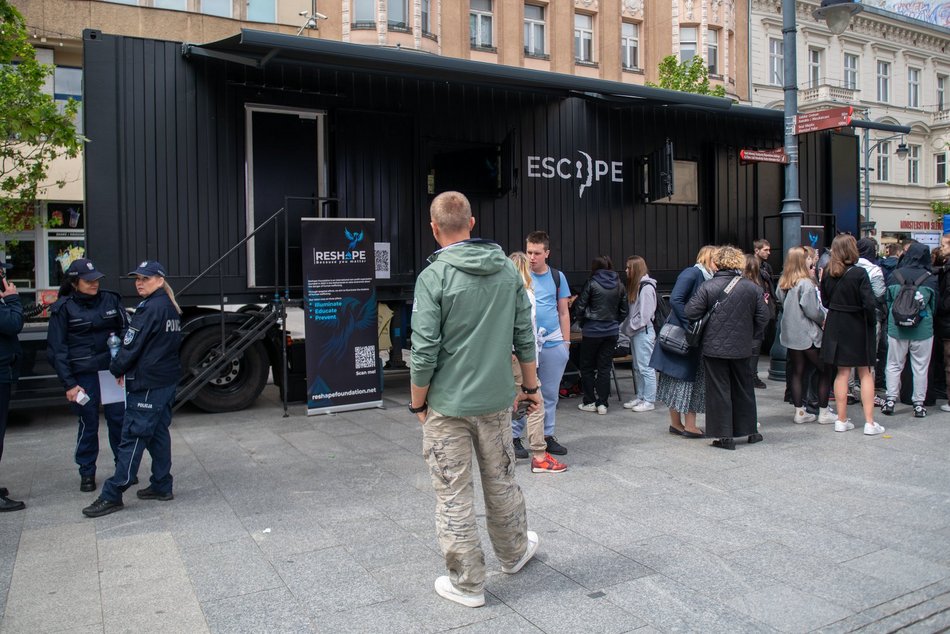 Escape Truck w pasażu Schillera ściągnął łodzian na piknik edukacyjno-informacyjny