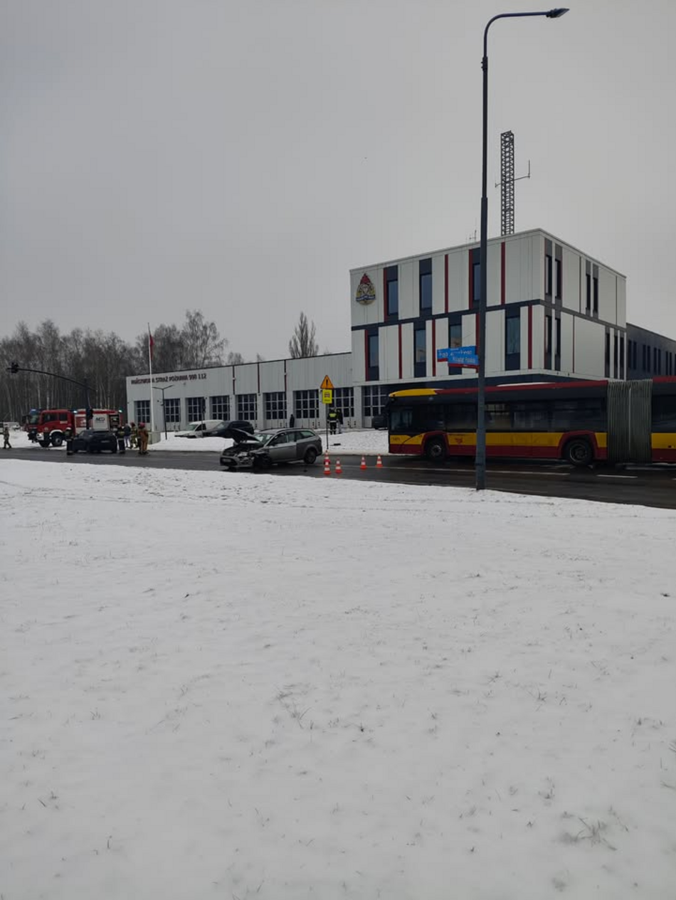 Łódź. Wypadek na Przybyszewskiego w Łodzi. Autobusy MPK Łódź wróciły na swoje trasy