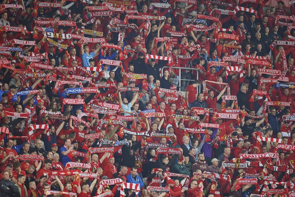 Kibice Widzewa Łódź na trybunach podczas meczu z Górnikiem Zabrze