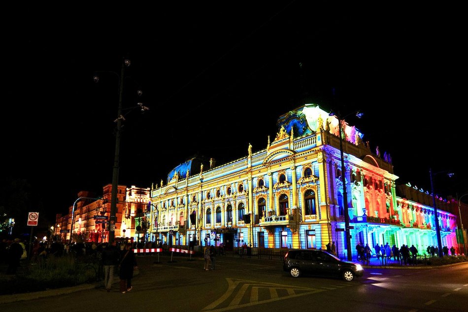 Łódź. Po prostu magia! Pałac Poznańskich zachwyca na Light Move Festival 2025