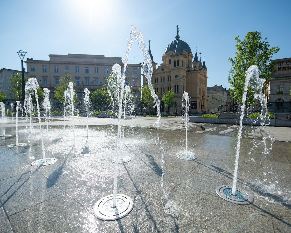 Łódź. Fontanny powróciły! Czas na wodne szaleństwo w mieście