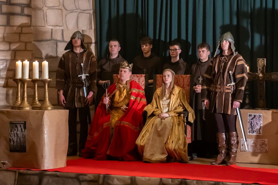 Łódź. 100-lecie Zespołu Szkół Ponadpodstawowych nr 5 w Łodzi. To była prawdziwa podróż w czasie!