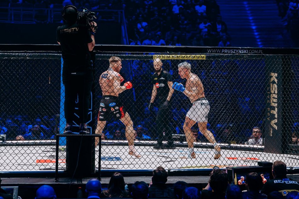 KSW w Atlas Arenie. Dwie emocjonujące walki mistrzowskie z zawodnikami z Łodzi