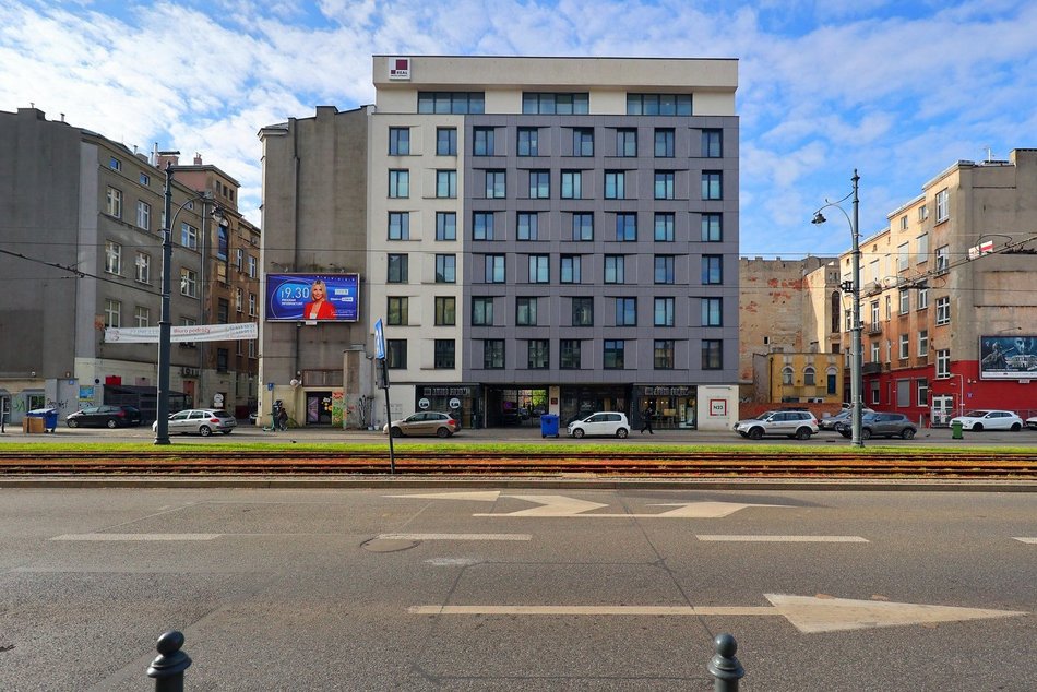 Łódź, budynki plomby pomiędzy kamienicami