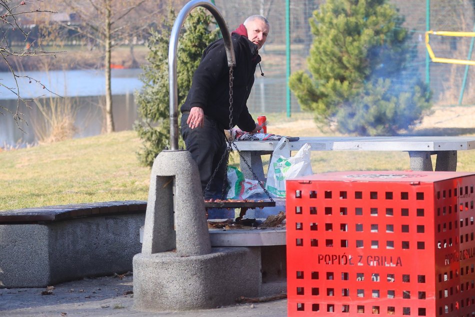 Łódź. Łódź budzi się do życia! Łodzianie i turyści tłumnie korzystają z pierwszych dni wiosny