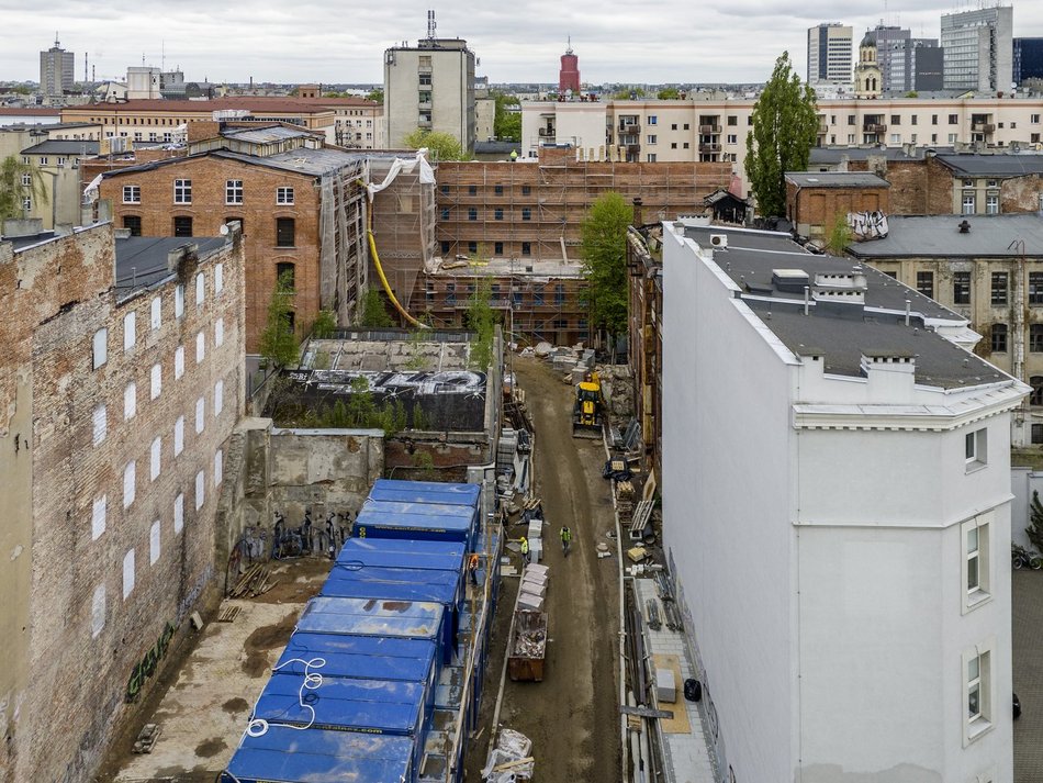 Remont fabryk pasaż Schillera ulica Sienkiewicza plac budowy