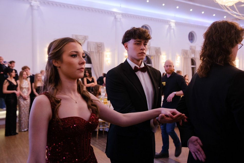 Studniówka XV w Łodzi. Niezapomniane chwile i piękne wspomnienia