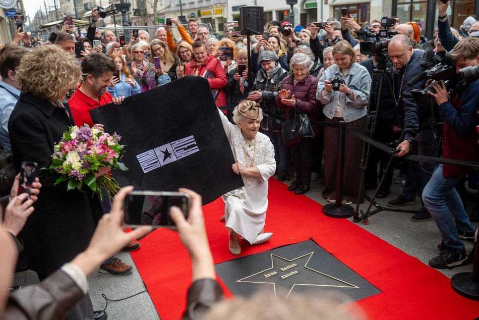 Łódź. Anna Seniuk kolejną uhonorowaną w Alei Gwiazd w Łodzi! Wielkie wyróżnienie dla wspaniałej aktorki!