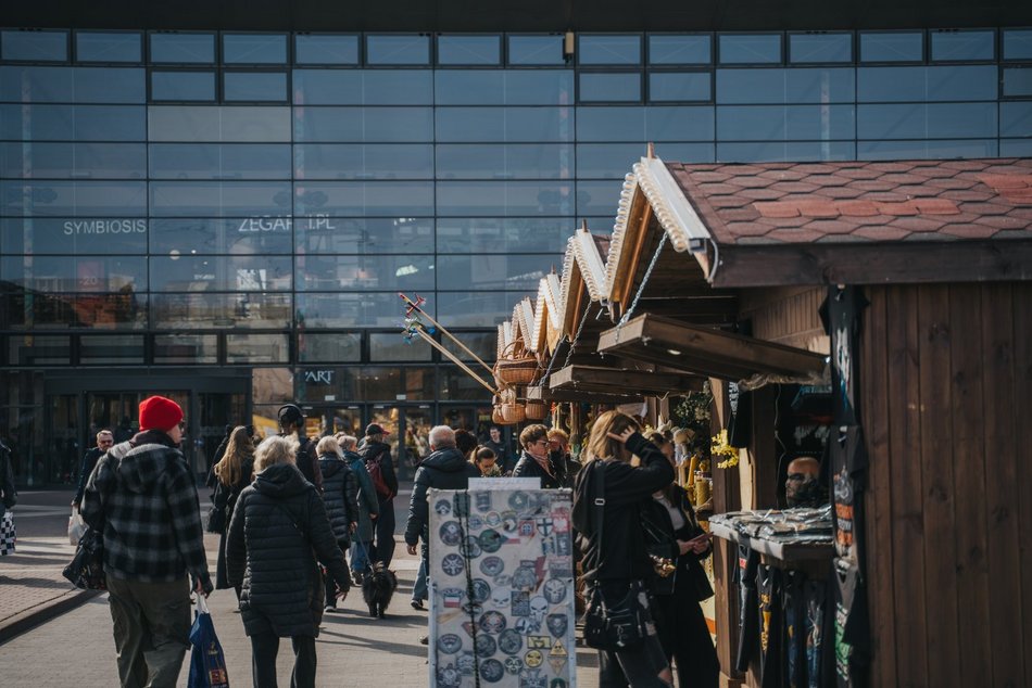 Łódź. Jarmark Wielkanocny w Manufakturze. Regionalne przysmaki, świąteczne ozdoby i więcej