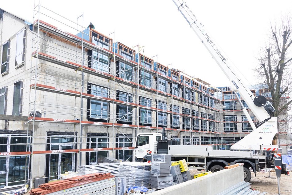 Nowe przedszkole w Nowosolnej pnie się w górę