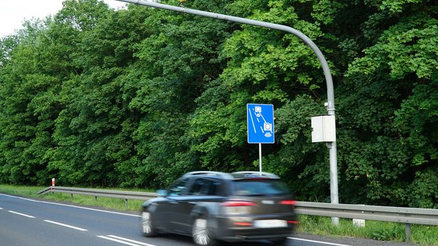 Odcinkowe pomiary prędkości w Łódzkiem. Gdzie wlepiono najwięcej mandatów w III kwartale 2025 r.?