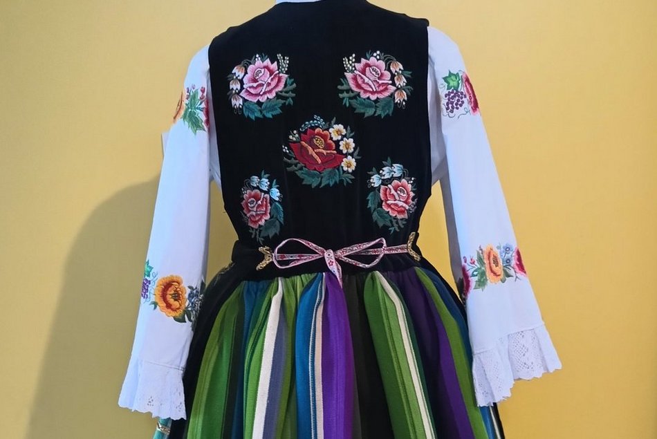 Student z Łodzi o pasji do haftowania. Piotr Pejski kocha tradycyjne rzemiosło!