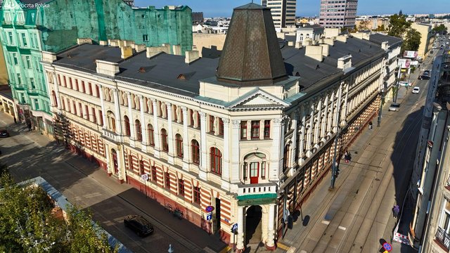 Poczta Główna w Łodzi do wynajęcia. Do tego budynku niegdyś ustawiały się tłumy! [ZDJĘCIA]