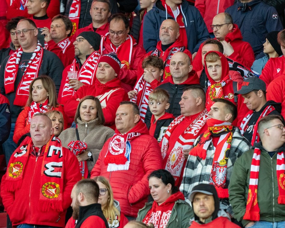 Łódź. Kibice na meczu Widzewa Łódź z Legią Warszawa. Byłeś? Odszukaj się w galerii