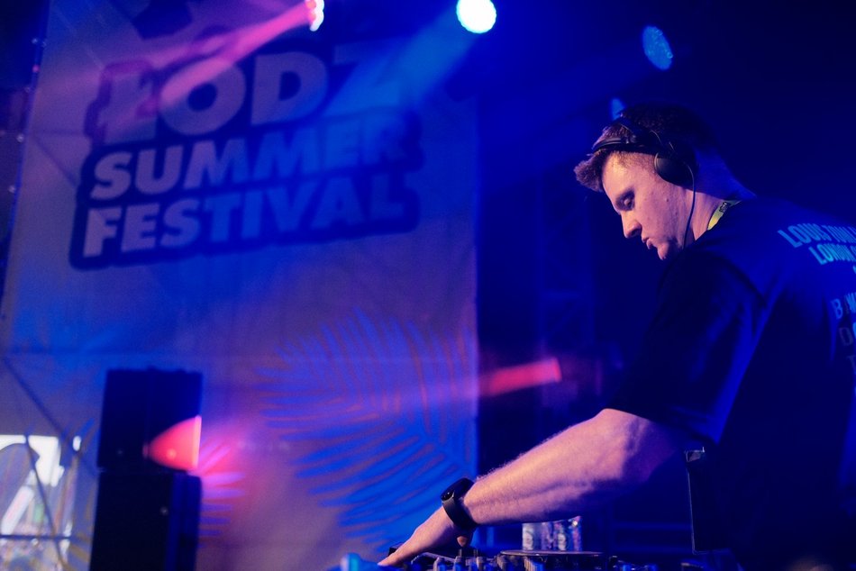 Didżeje rozgrzewają publiczność Łódź Summer Festival 2025. Muzyczne sety między koncertami