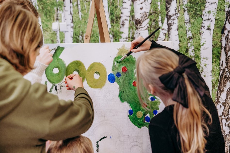 Uczniowie Szkoły Podstawowej nr 1 malują wyjątkowy obraz