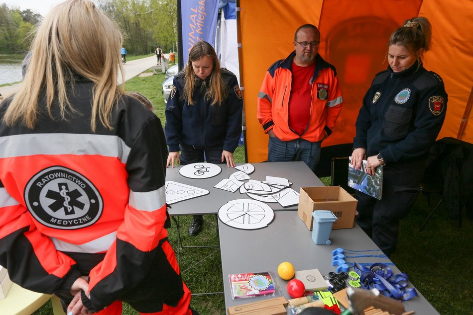 Rodzinny piknik w Arturówku. Kurs udzielania pierwszej pomocy, warsztaty dla dzieci, pokaz ratownictwa medycznego