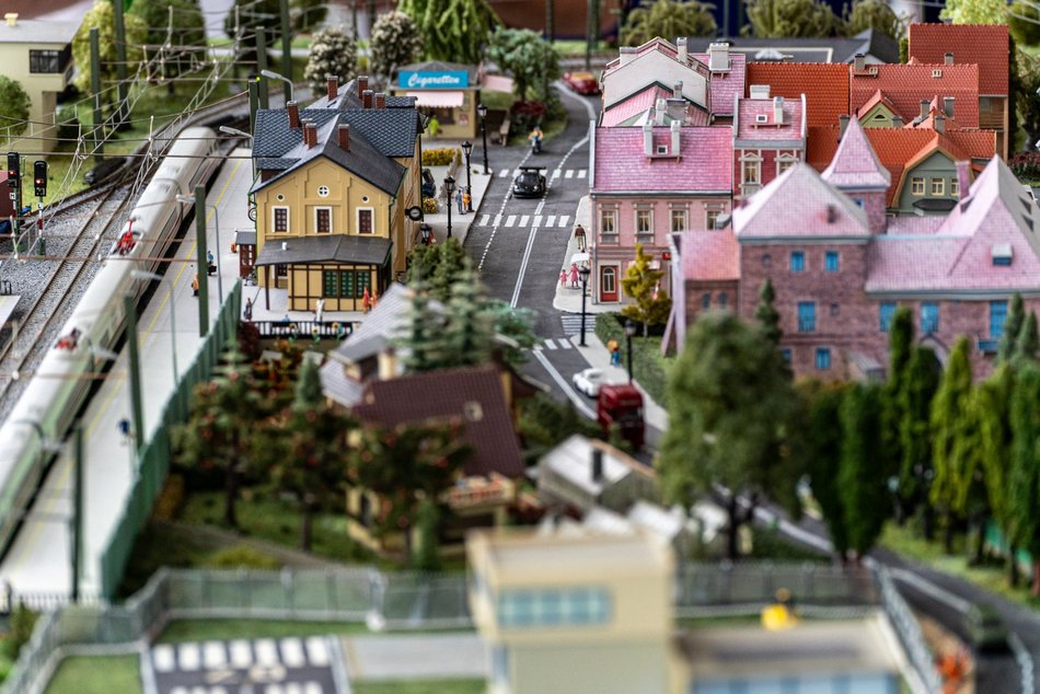 Wystawa makiet klejowych na dworcu Łódź Fabryczna