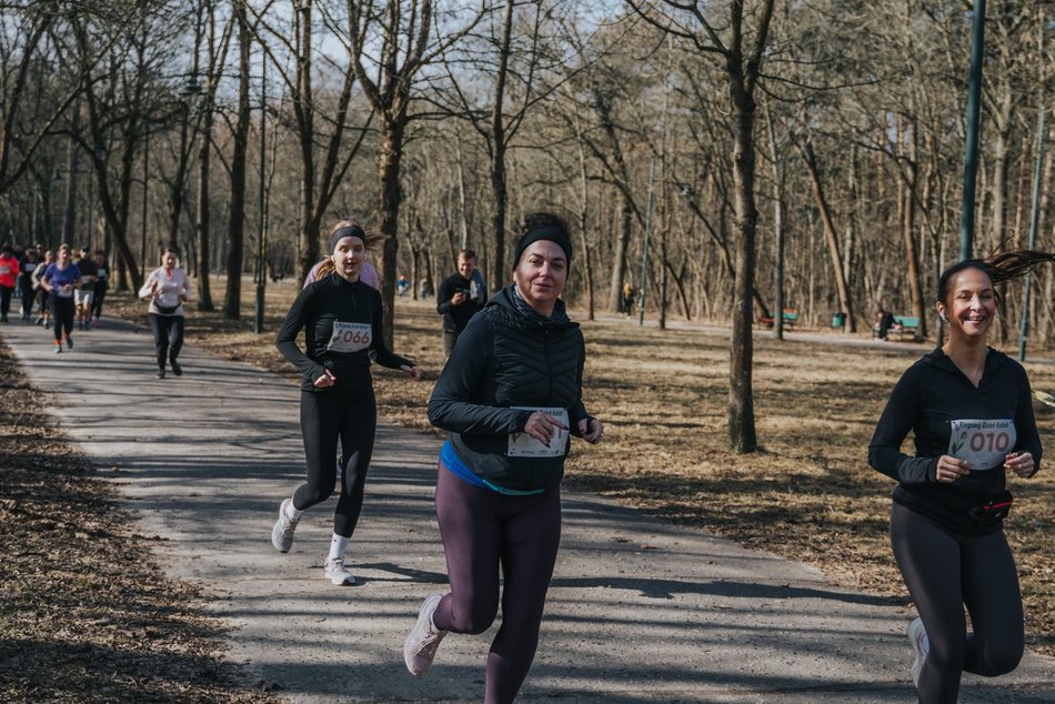 Łódź. Biegowy Dzień Kobiet 2026 w Parku na Zdrowiu w Łodzi. Odszukaj się na zdjęciach!