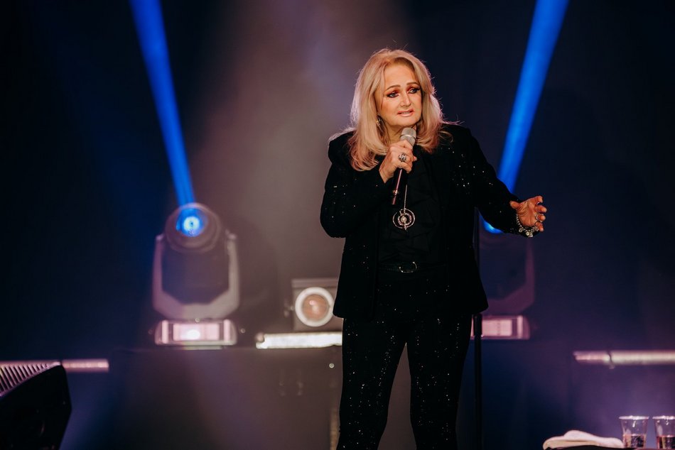 Łódź. Bonnie Tyler dała czadu w Sport Arenie w Łodzi! Nie byłeś? Zobacz!