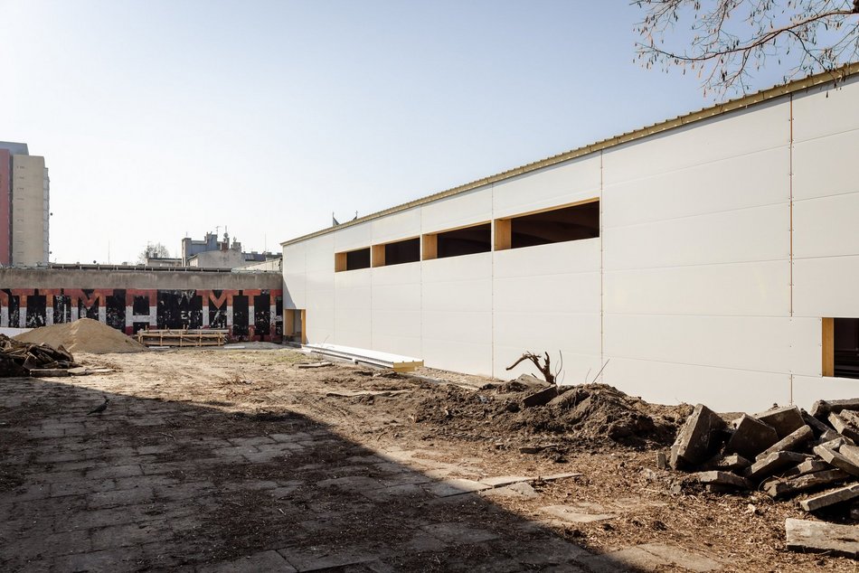 Hala sportowa rośnie przy II Liceum Ogólnokształcącym w Łodzi. Kiedy koniec budowy?