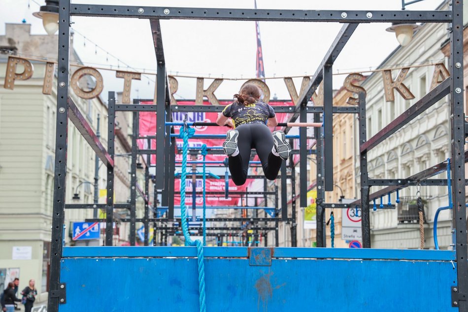 Łódź. Ninja Series w Łodzi. Wspaniała rywalizacja w strugach deszczu