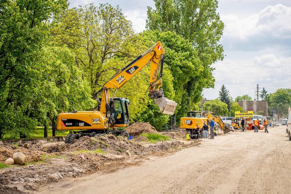 Łódź. Remont Śmigłego-Rydza i Niższej w Łodzi. Budują konstrukcję nowego torowiska