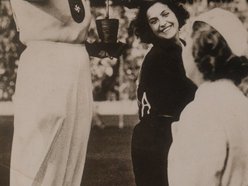 Łódź. Wybitna lekkoatletka i olimpijka uhonorowana! W Atlas Arenie odsłonięto pamiątkową tablicę