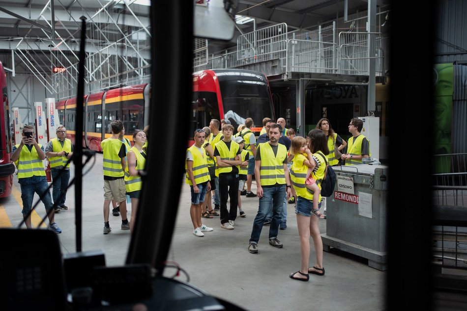 Łódź. 602. Urodziny Łodzi dla fanów tramwajów. Zwiedzanie zajezdni i zabytkowe pojazdy