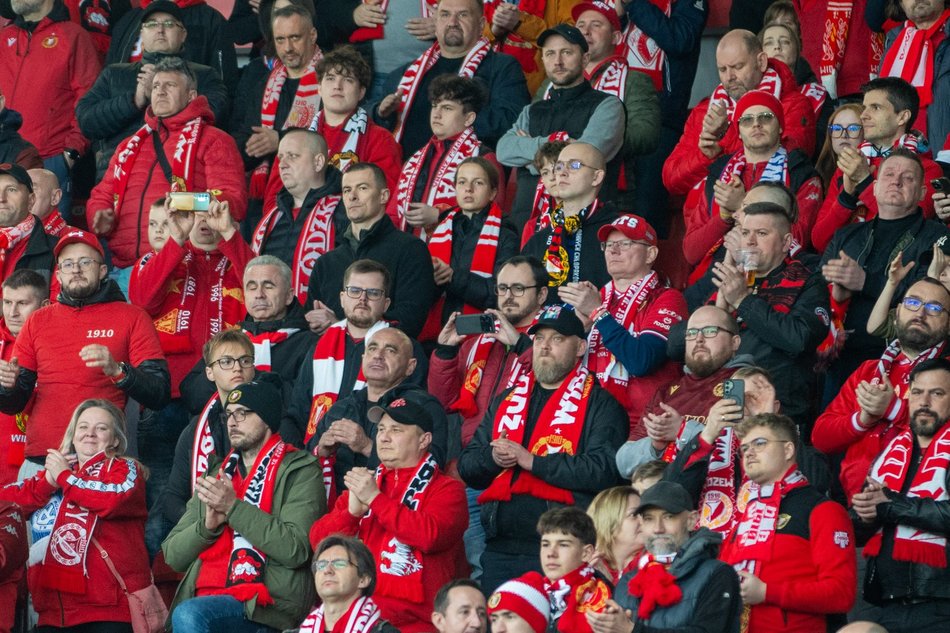 Łódź. Kibice na meczu Widzewa Łódź z Górnikiem Zabrze. Byłeś/aś? Znajdź się w galerii!