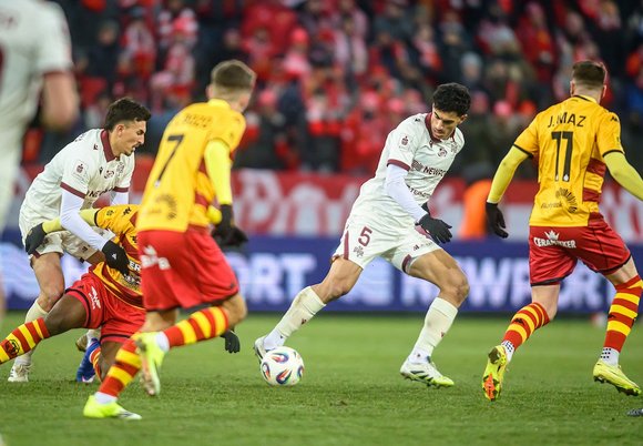 Mroźny falstart. Widzew Łódź przegrał z Jagiellonią Białystok