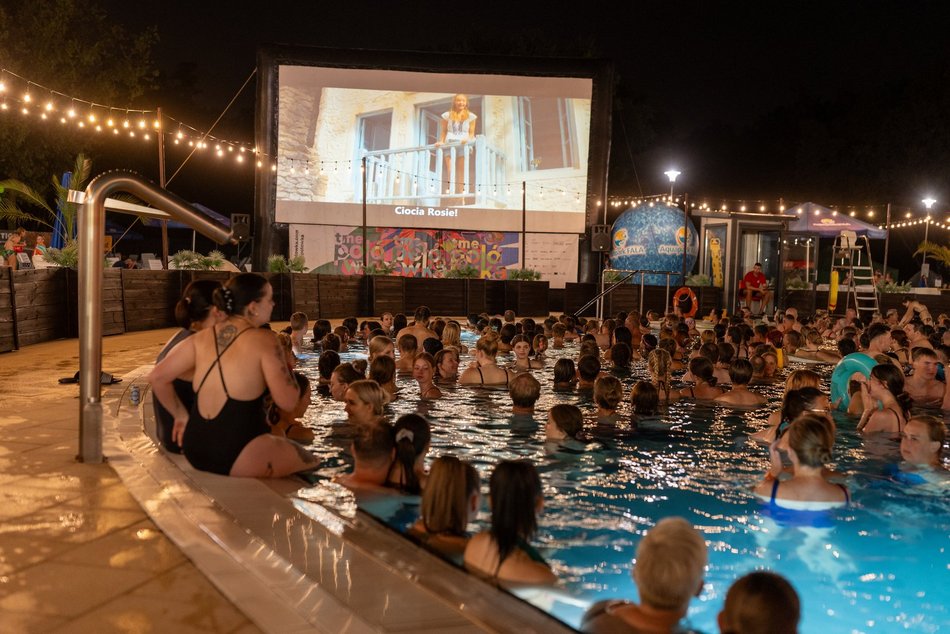 Nocne Pływanie w Aquaparku Fala